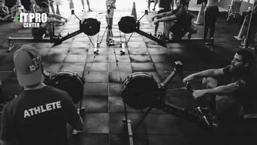 آسیبهای شایع در کراسفیت شامل آسیب زانو، کمر و شانه و راههای پیشگیری و درمان